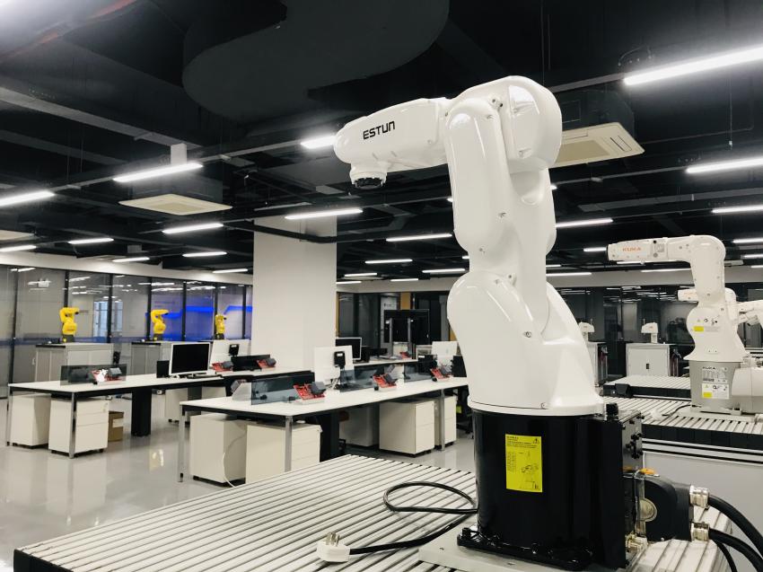 人形机器人半马实训营开营(图1)