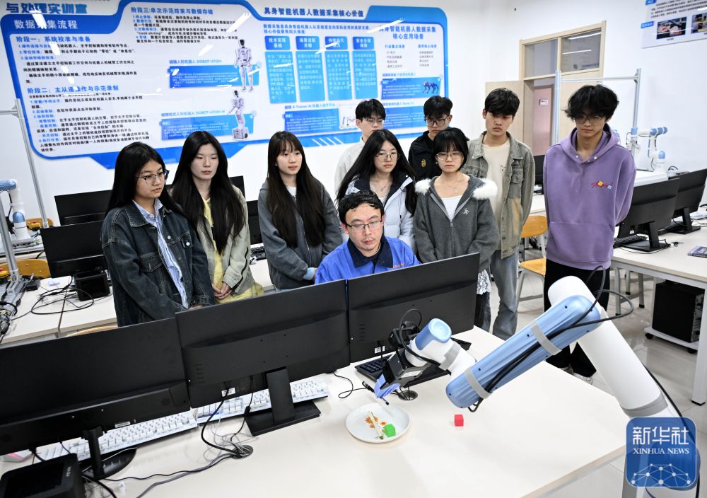 佛山青少年机器人竞赛师资培训成功举办科技教育新篇章开启(图1)