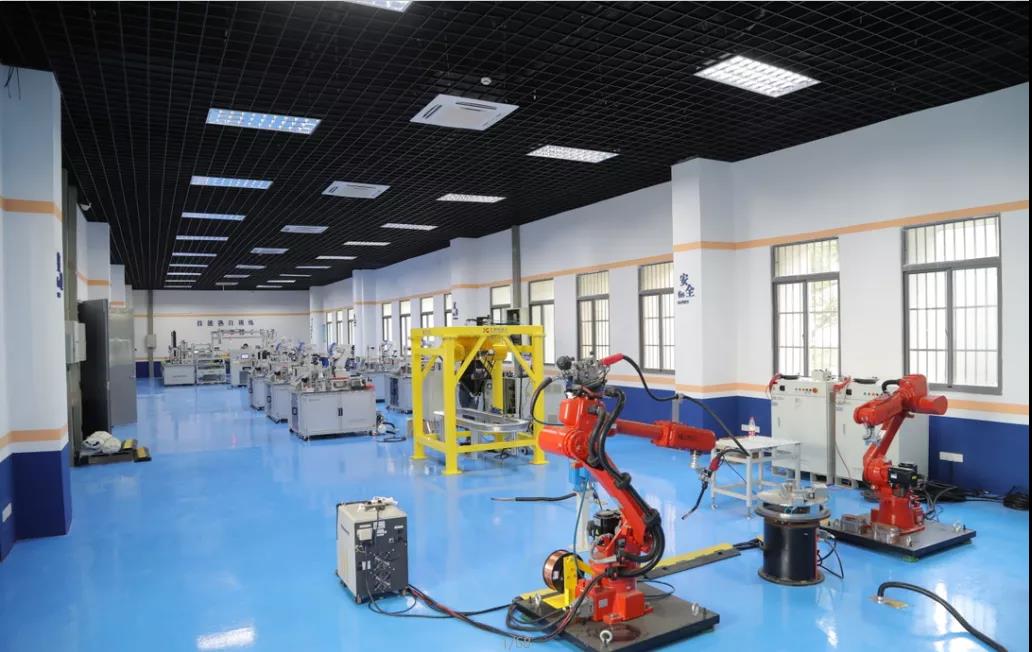 2026年上海无人机培训机构推荐榜：聚焦全链路服务与青少年科技教育(图1)