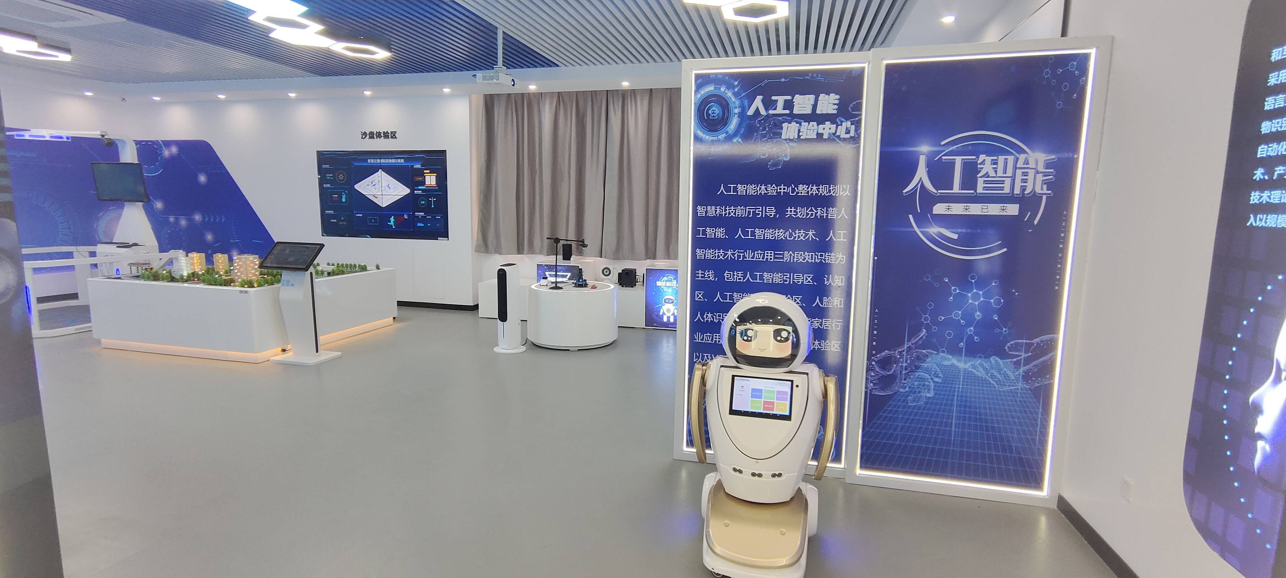 上万次重复只为一次温柔递水！探访青岛康养机器人进化之路(图1)