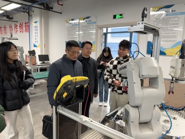 复旦大学产教融合实习基地落地欧普照明！(图1)